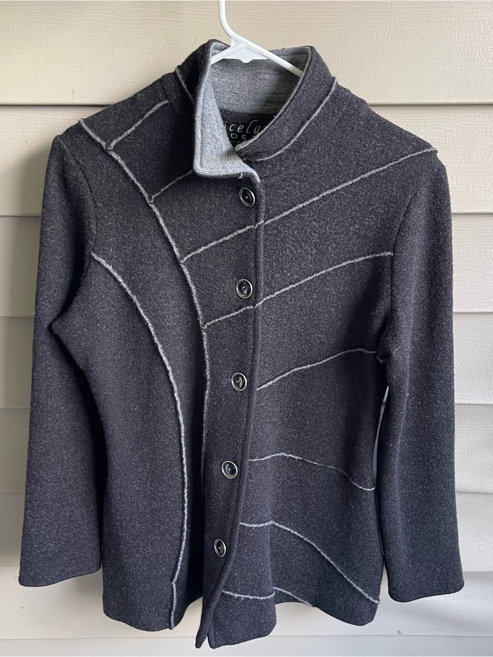 Icelandic Design 100% Wool Women’s Cardigan Sweater Size S Grey Artsy Layers